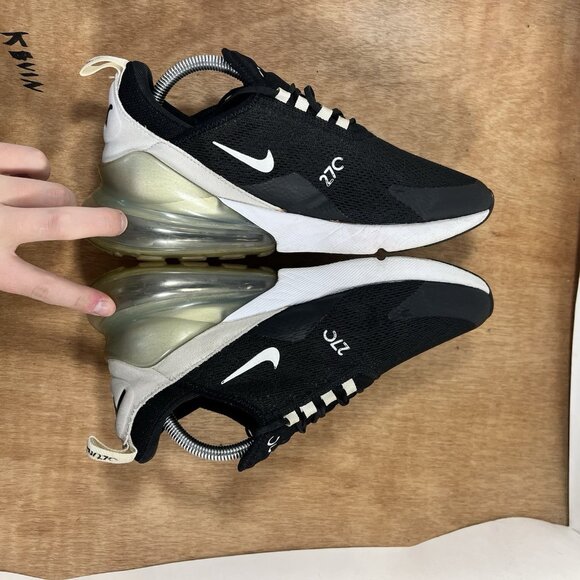 Nike Air Max 270 Women's Size 10 Running Shoes Black White - Picture 6 of 9